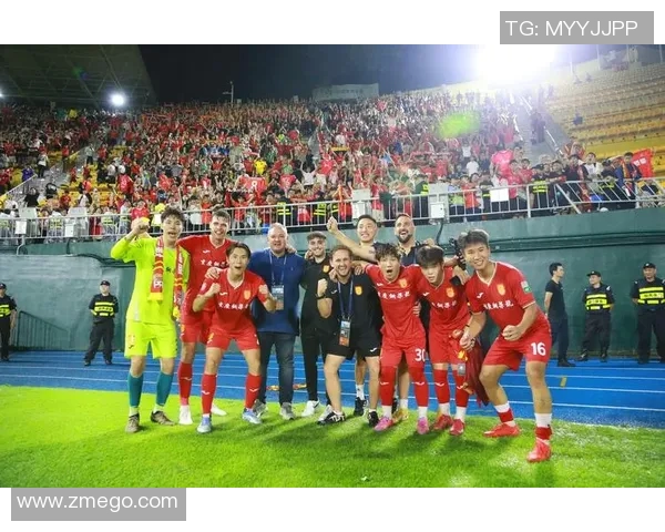 今天足球明星意外去世引发全球球迷的深切哀悼与追思 今天足球明星意外去世引发全球球迷的深切哀悼与追思